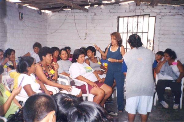 Taller Vivencial Mujeres de la FEPOMUVES en diferentes centrales